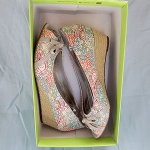 Kelly & Katie paisley wedge shoes in box Size 10 only worn once
